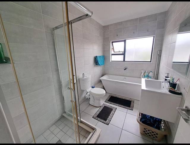 2 BEDROOM APARTMENT FOR SALE IN BLYDE RIVERWALK ESTATE